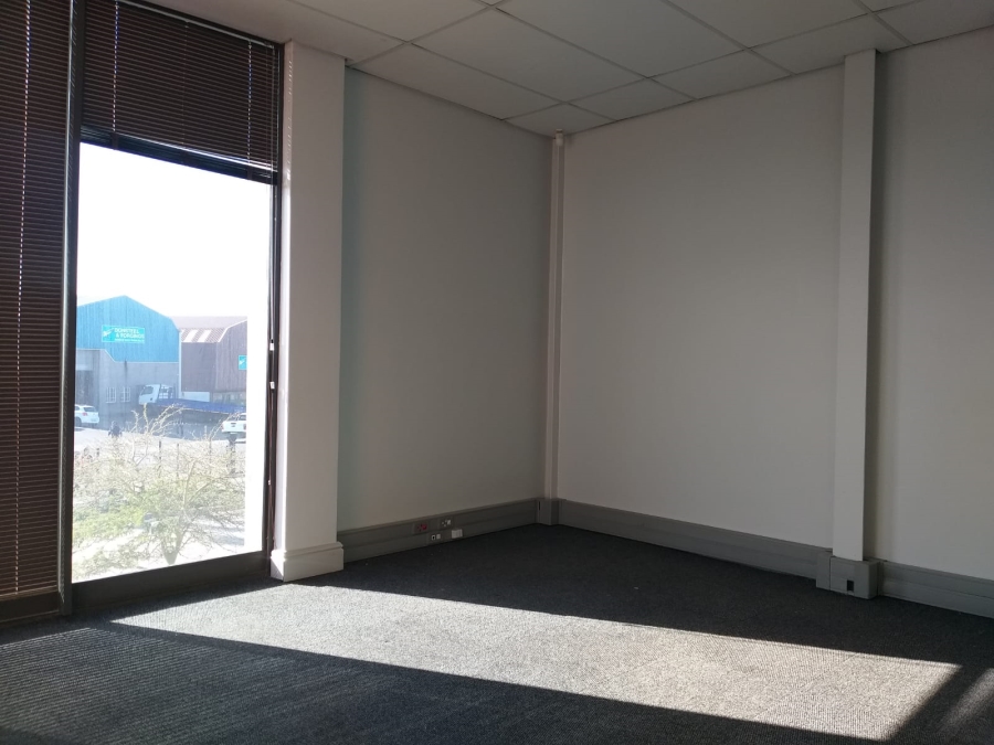 To Let Commercial Property for Rent in Stikland Western Cape
